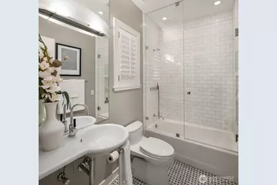 708 13th Avenue E, Seattle, WA 98102 - Photo 25