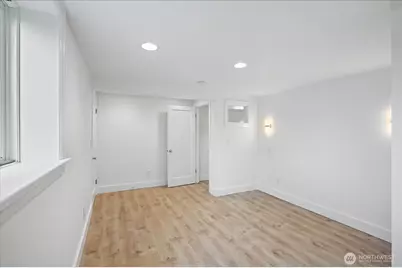 717 NW 56th Street, Seattle, WA 98107 - Photo 17