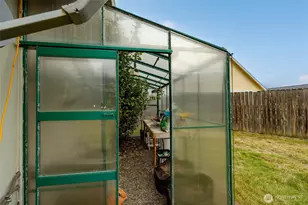 1607 25th St, Anacortes, WA 98221 - Photo 29