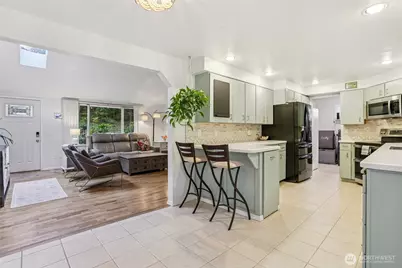 18917 76th Avenue W, Lynnwood, WA 98036 - Photo 7