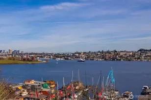 2420 8th Ave N, Seattle, WA 98109 - Photo 31