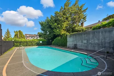 9416 1st Avenue NE #305, Seattle, WA 98115 - Photo 3