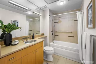 17 W Mercer St, Seattle, WA 98119 - Photo 25