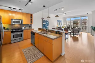 17 W Mercer St, Seattle, WA 98119 - Photo 7