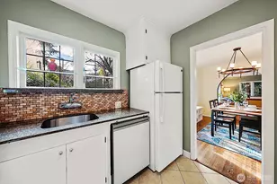 750 Belmont Ave E, Seattle, WA 98102 - Photo 13