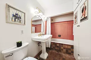 750 Belmont Ave E, Seattle, WA 98102 - Photo 11