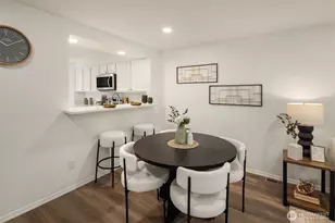 10215 NE 129th Ln, Kirkland, WA 98034 - Photo 11