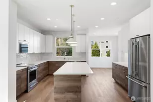 728 Newport Way NW, Issaquah, WA 98027 - Photo 3