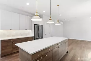 728 Newport Way NW, Issaquah, WA 98027 - Photo 5