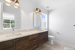 728 Newport Way NW, Issaquah, WA 98027 - Photo 9