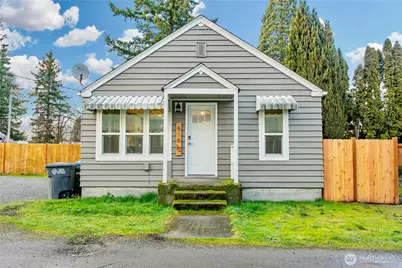 516 1/2 11th Street NW, Puyallup, WA 98371 - Photo 1