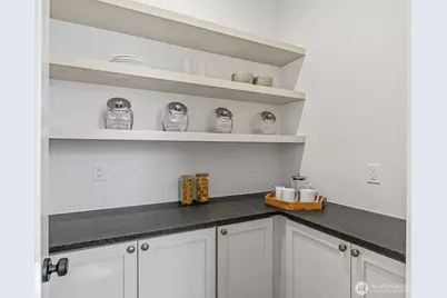 6807 54th Avenue NE, Seattle, WA 98115 - Photo 7