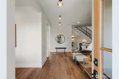 6807 54th Avenue NE, Seattle, WA 98115 - Photo 3