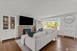 915 Monroe Ave NE, Renton, WA 98056 - Photo 5