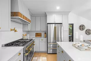 1014 4th Ave N, Seattle, WA 98109 - Photo 9