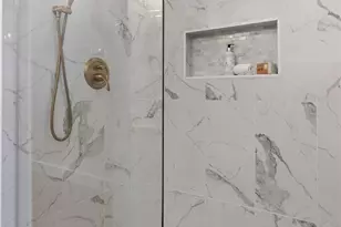 1014 4th Ave N, Seattle, WA 98109 - Photo 25