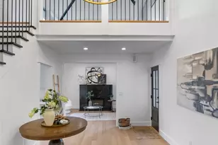 1014 4th Ave N, Seattle, WA 98109 - Photo 5