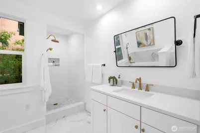 1014 4th Avenue N, Seattle, WA 98109 - Photo 25