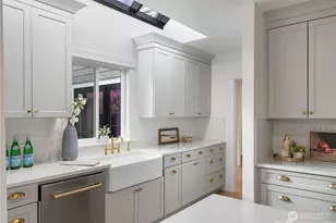 1014 4th Ave N, Seattle, WA 98109 - Photo 13