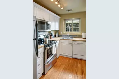 1400 Hubbell Place #1413, Seattle, WA 98101 - Photo 9