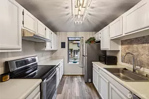 111 NW Columbia Dr, Oak Harbor, WA 98277 - Photo 13