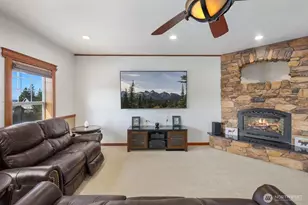 18529 Hawksview Dr, Arlington, WA 98223 - Photo 5