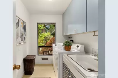 10700 NE Broomgerrie Road, Bainbridge Island, WA 98110 - Photo 31