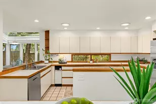 10700 NE Broomgerrie Rd, Bainbridge Island, WA 98110 - Photo 13