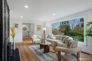 10723 Densmore Ave N, Seattle, WA 98133 - Photo 3