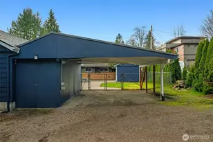 10723 Densmore Ave N, Seattle, WA 98133 - Photo 37