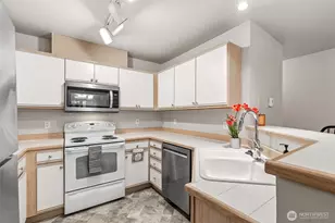 9210 Market Pl, Lake Stevens, WA 98258 - Photo 5