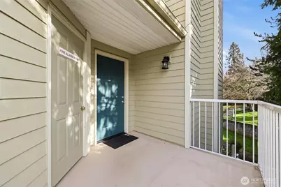 2046 Newport Way NW #11-7, Issaquah, WA 98027 - Photo 3