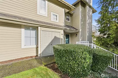 2046 Newport Way NW #11-7, Issaquah, WA 98027 - Photo 1