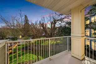 2046 Newport Way NW, Issaquah, WA 98027 - Photo 33