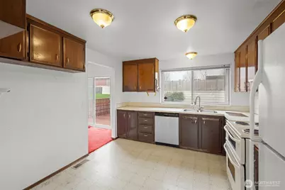 3703 SW 191st Place SW, Lynnwood, WA 98036 - Photo 9