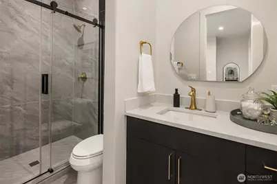 8243 W Mercer Way, Mercer Island, WA 98040 - Photo 31