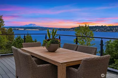 8243 W Mercer Way, Mercer Island, WA 98040 - Photo 21