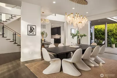 8243 W Mercer Way, Mercer Island, WA 98040 - Photo 11