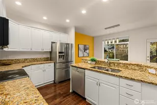 18391 NE 97th Ct, Redmond, WA 98052 - Photo 17