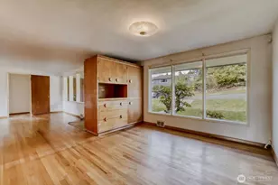 4573 Purdue Ave NE, Seattle, WA 98105 - Photo 7