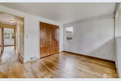 4573 Purdue Avenue NE, Seattle, WA 98105 - Photo 15