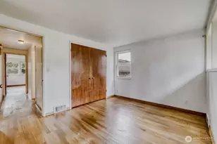 4573 Purdue Ave NE, Seattle, WA 98105 - Photo 15