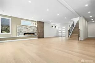 955 103rd Ave SE, Bellevue, WA 98004 - Photo 3