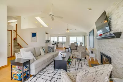 2585 West Beach Road, Oak Harbor, WA 98277 - Photo 7