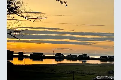 2585 West Beach Road, Oak Harbor, WA 98277 - Photo 35