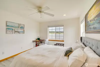 2585 West Beach Road, Oak Harbor, WA 98277 - Photo 25