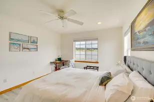 2585 W Beach Rd, Oak Harbor, WA 98277 - Photo 25