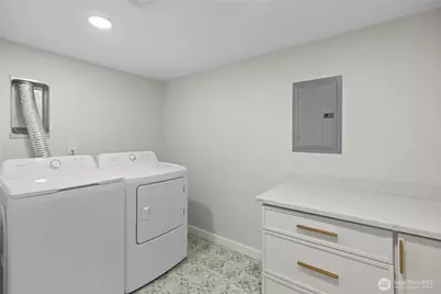 62 165th Avenue SE, Bellevue, WA 98008 - Photo 33