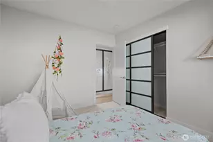 62 165th Ave SE, Bellevue, WA 98008 - Photo 17