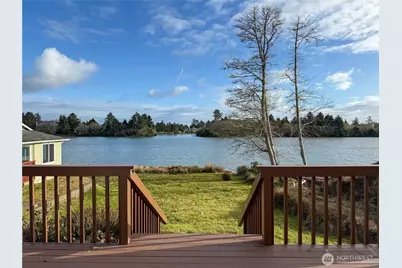 586 Mount Olympus Avenue SE, Ocean Shores, WA 98569 - Photo 5